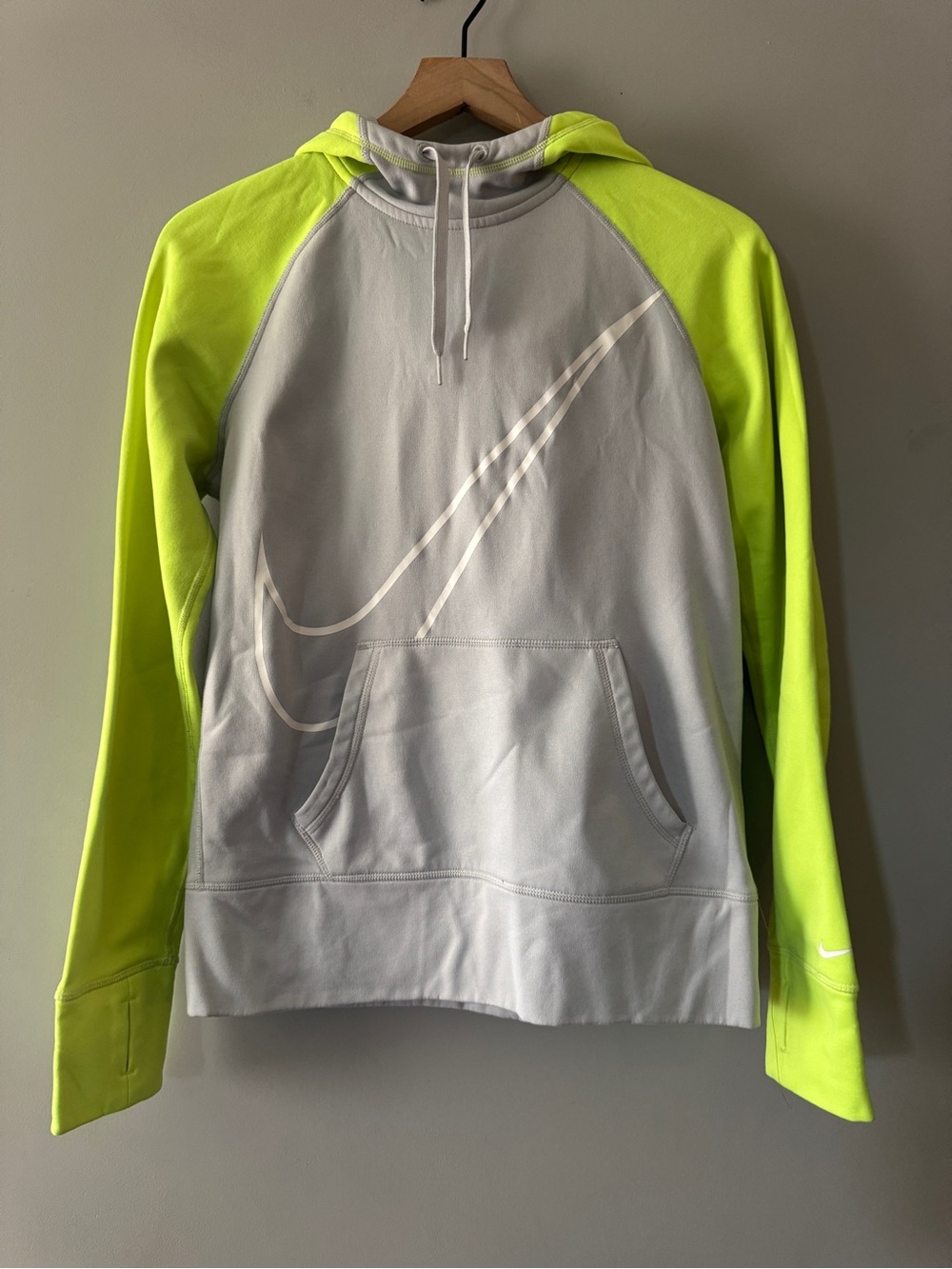 NIKE | neon sleeve hoodie | M